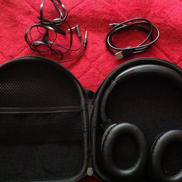 Photive BTH3 Wireless Bluetooth Headphones with Built-in Mic - Picture 4 of 7